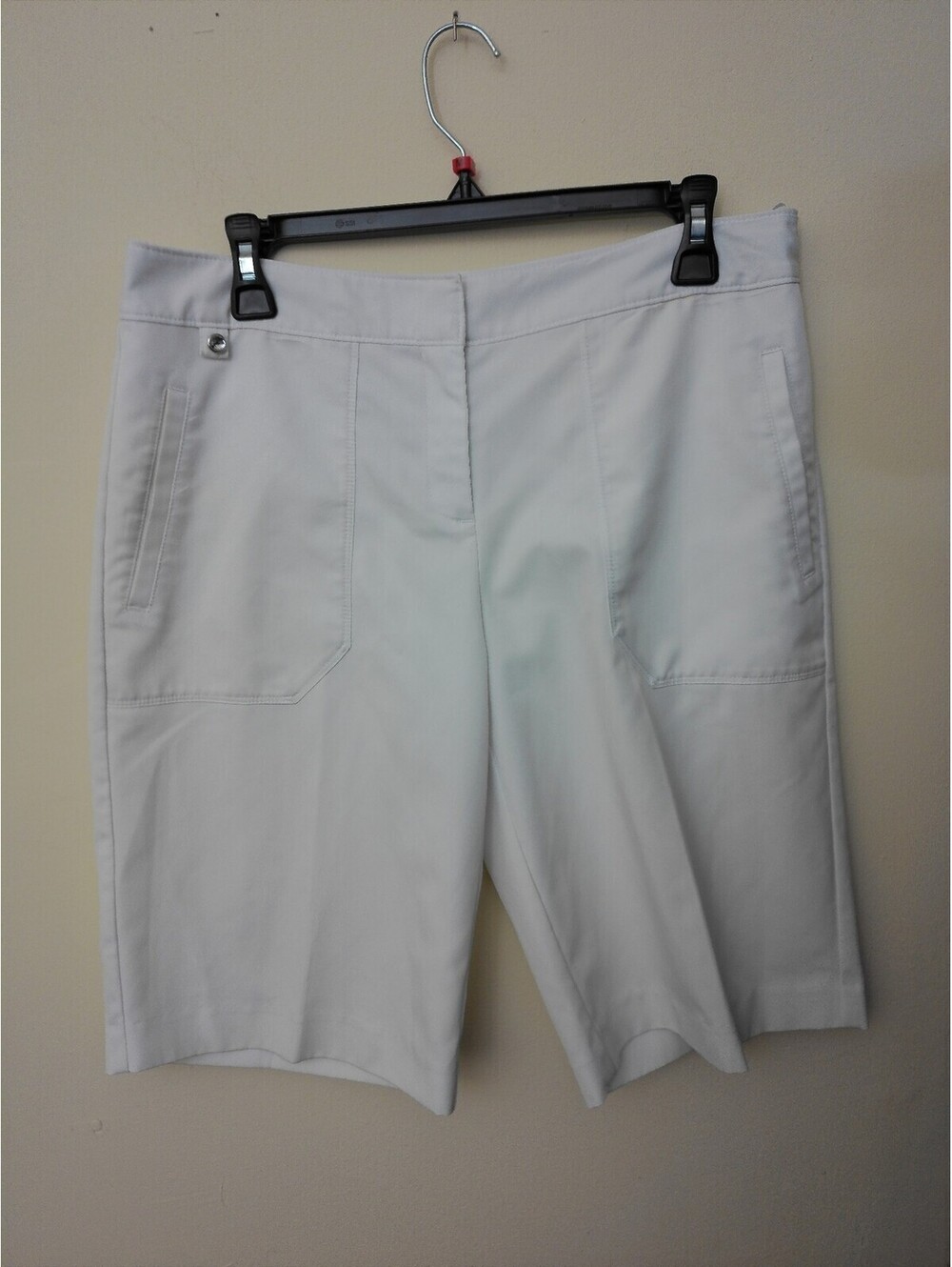 IZOD Performx Shorts Womens White Size 8 Bermuda Golf Cool FX Stretch Flat Front